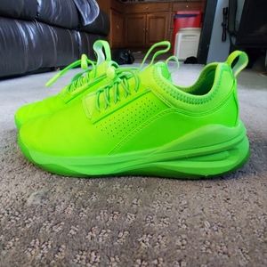 Women's Classic BRIGHT LIMEClove Sneakers